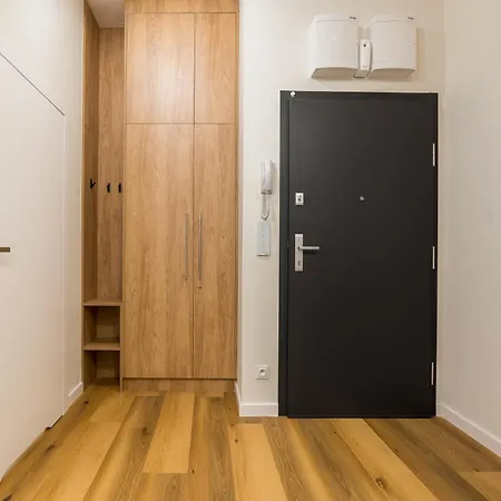Stacja Jezyce Deluxe With Garden By Bookinghost Apartment