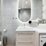 شقة Stacja Jezyce Deluxe With Garden By Bookinghost