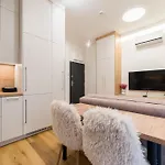 Stacja Jezyce Deluxe With Garden By Bookinghost بوزنان