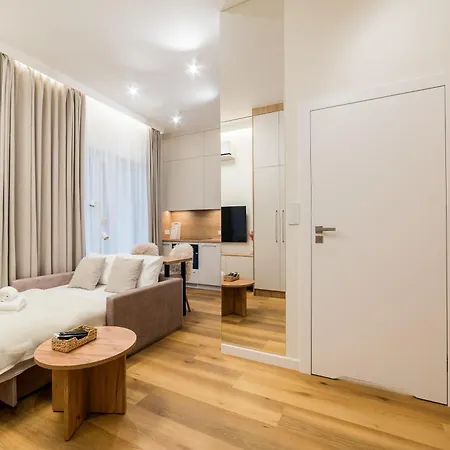 Apartment Stacja Jezyce Deluxe With Garden By Bookinghost