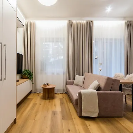 Apartment Stacja Jezyce Deluxe With Garden By Bookinghost