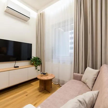 Апартаменты Stacja Jezyce Deluxe With Garden By Bookinghost Познань