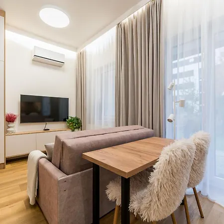 Stacja Jezyce Deluxe With Garden By Bookinghost Apartment *