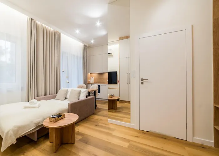 Apartment Stacja Jezyce Deluxe With Garden By Bookinghost